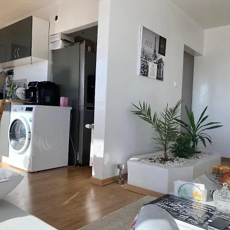 Апартамент Razgrad Home *